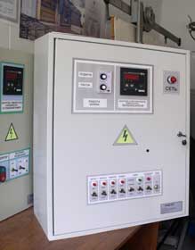Автоматический шкаф управления отопительного оборудования, шнека,котла и газогенератора.